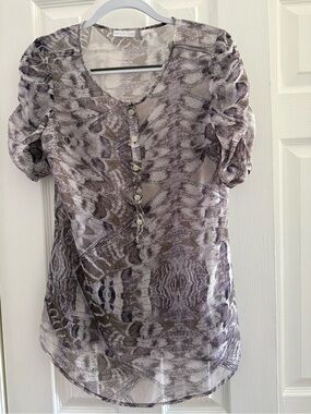 💜 New York & Company Purple and Gray Short-Sleeve Printed Blouse 💜